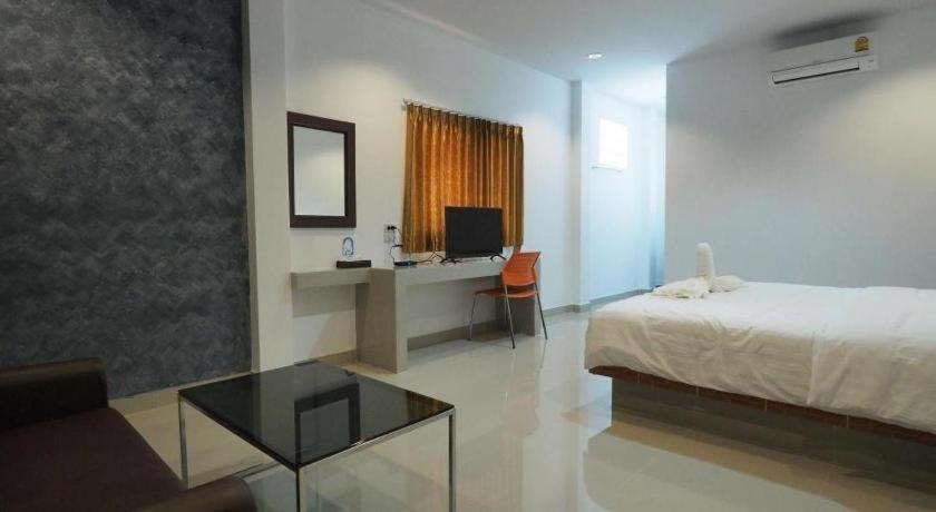 The Phant Hotel Surin Exterior photo